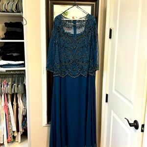 Mother of the Bride, Formal, Gala, or Evening Gown Dress. Size 16